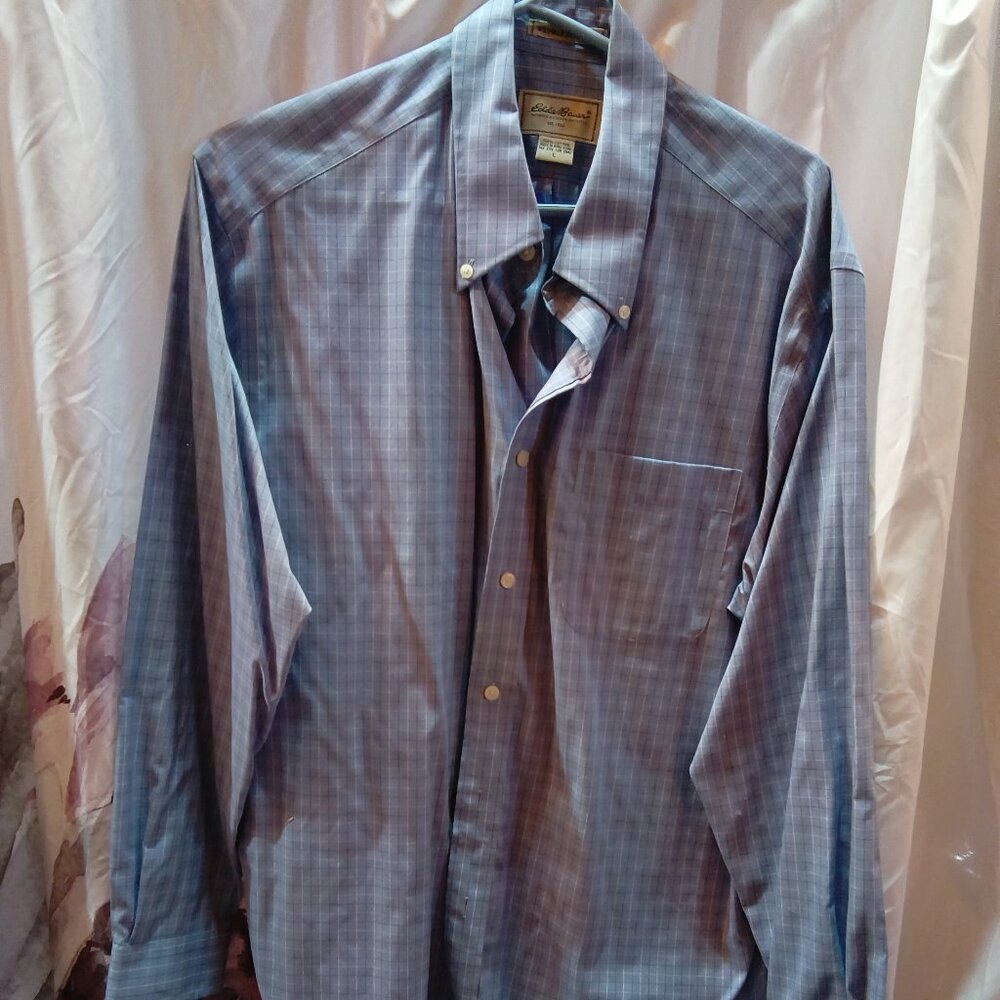 Eddie Bauer blue white Large mens button up wrinkle resistant